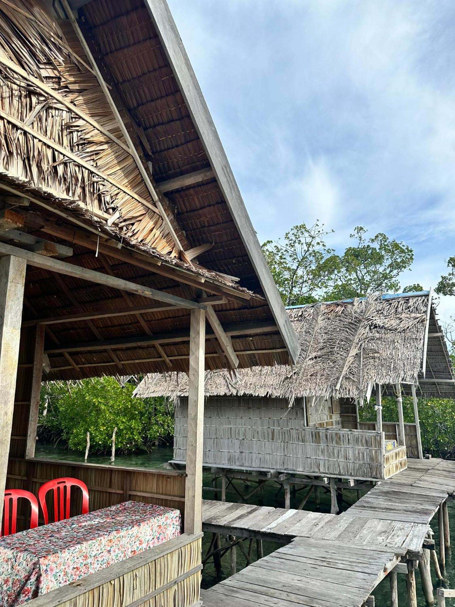 Nyanse Homestay - Raja Ampat Besir Екстер'єр фото