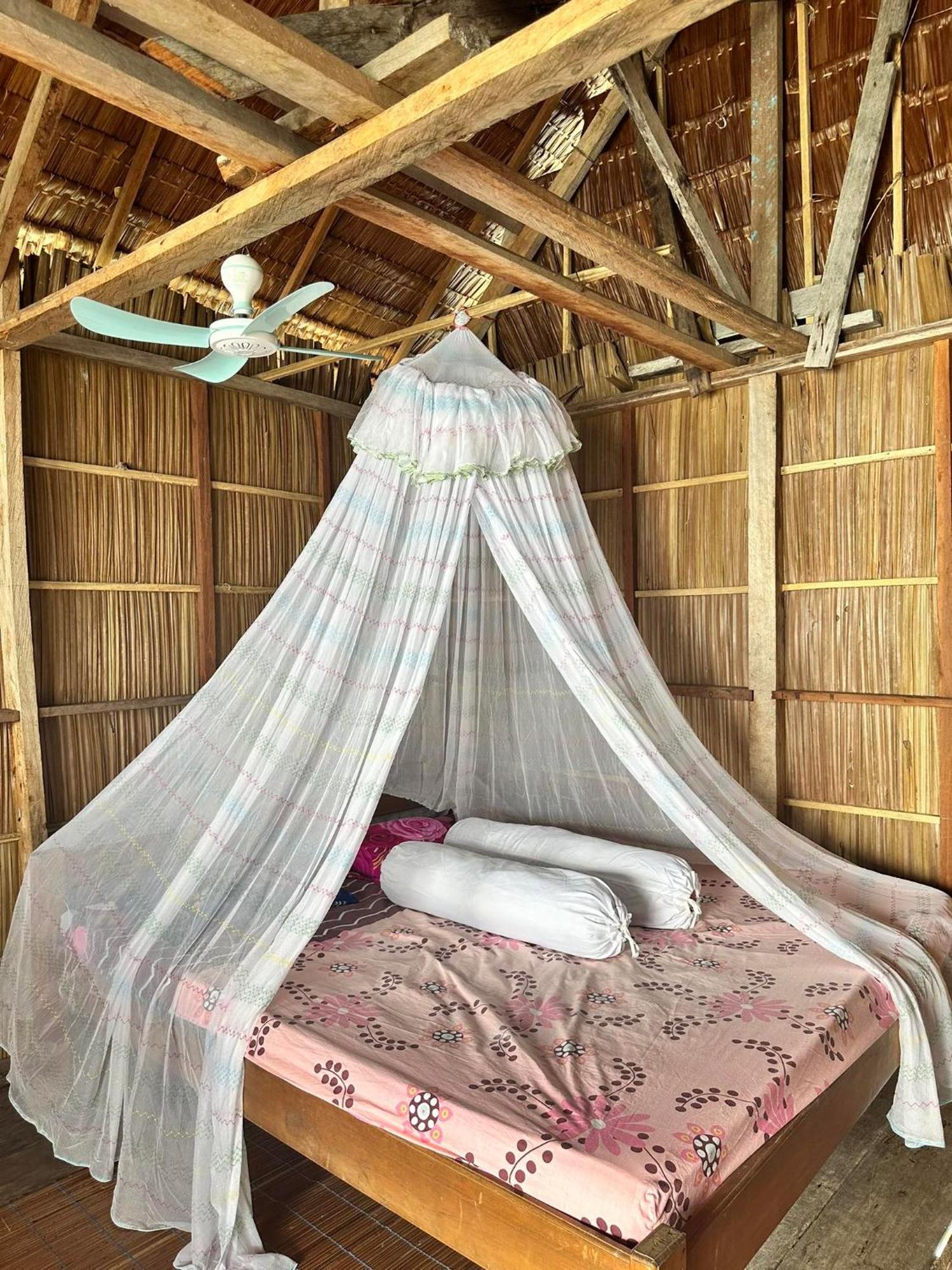 Nyanse Homestay - Raja Ampat Besir Екстер'єр фото