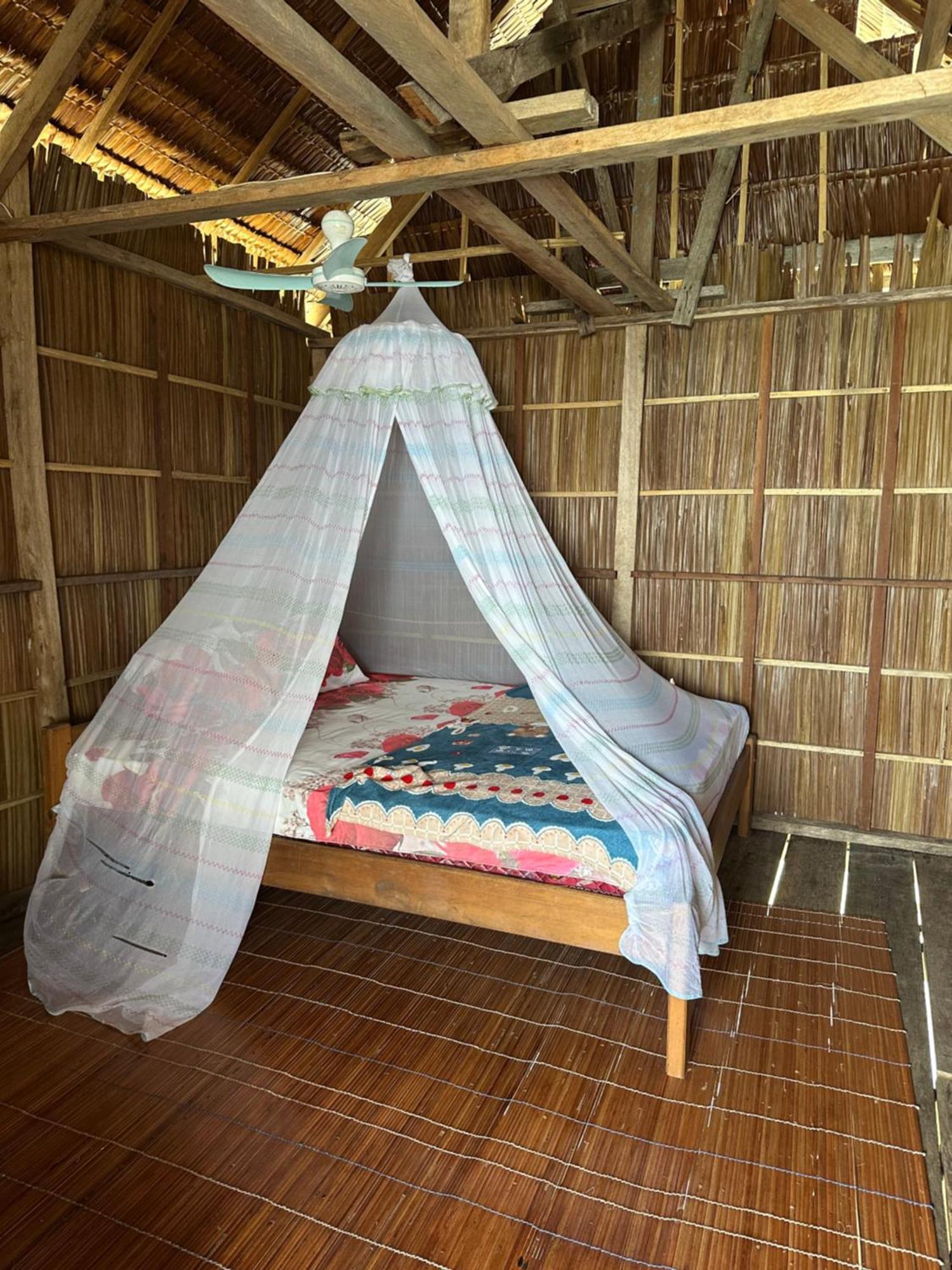 Nyanse Homestay - Raja Ampat Besir Екстер'єр фото