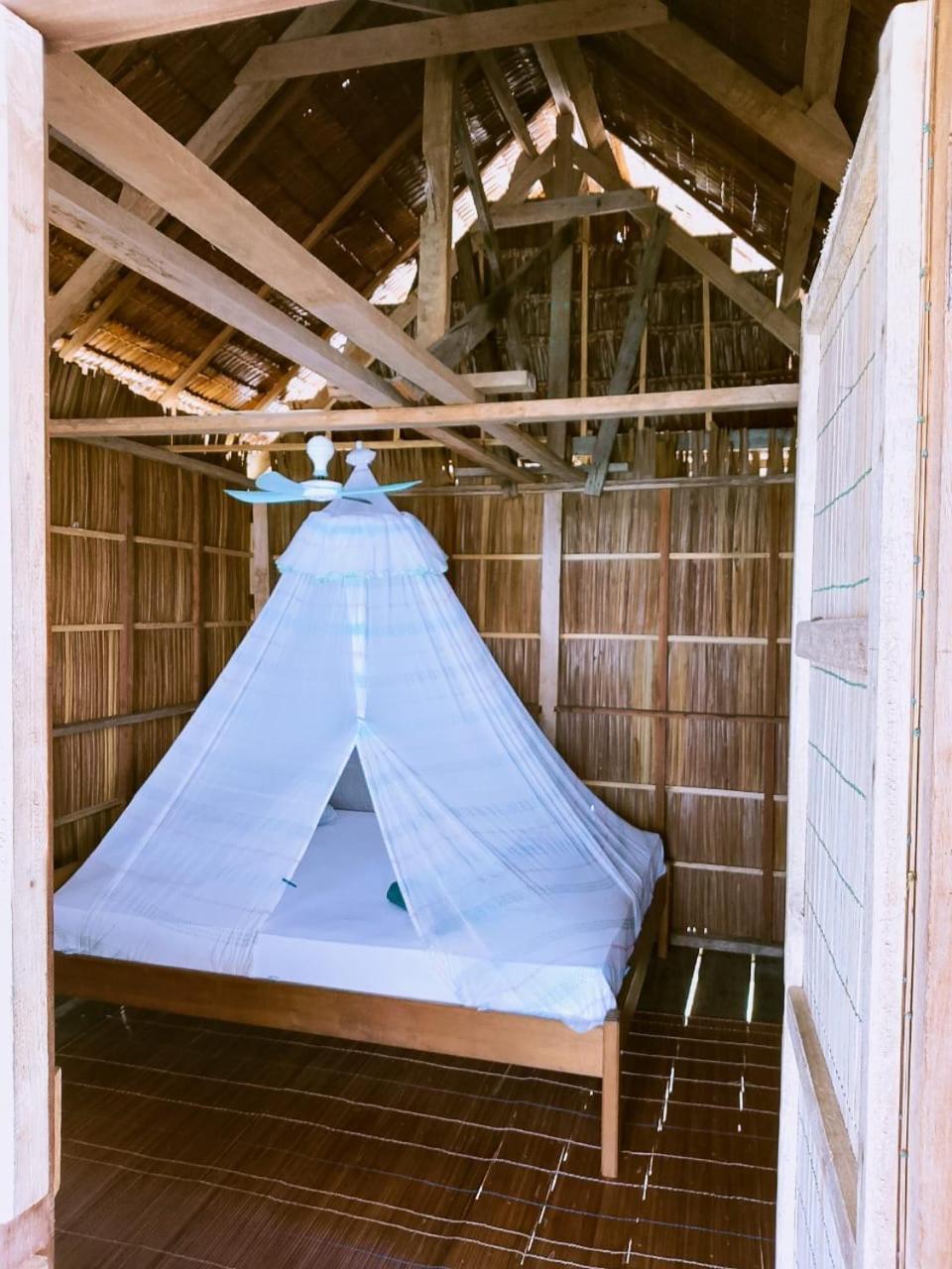 Nyanse Homestay - Raja Ampat Besir Екстер'єр фото