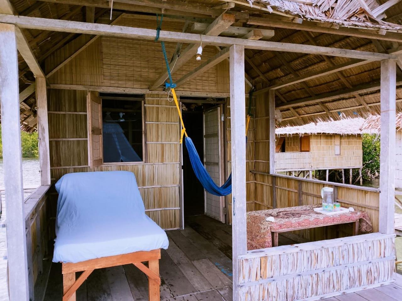 Nyanse Homestay - Raja Ampat Besir Екстер'єр фото